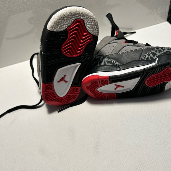 size 4c - Picture 3 of 5